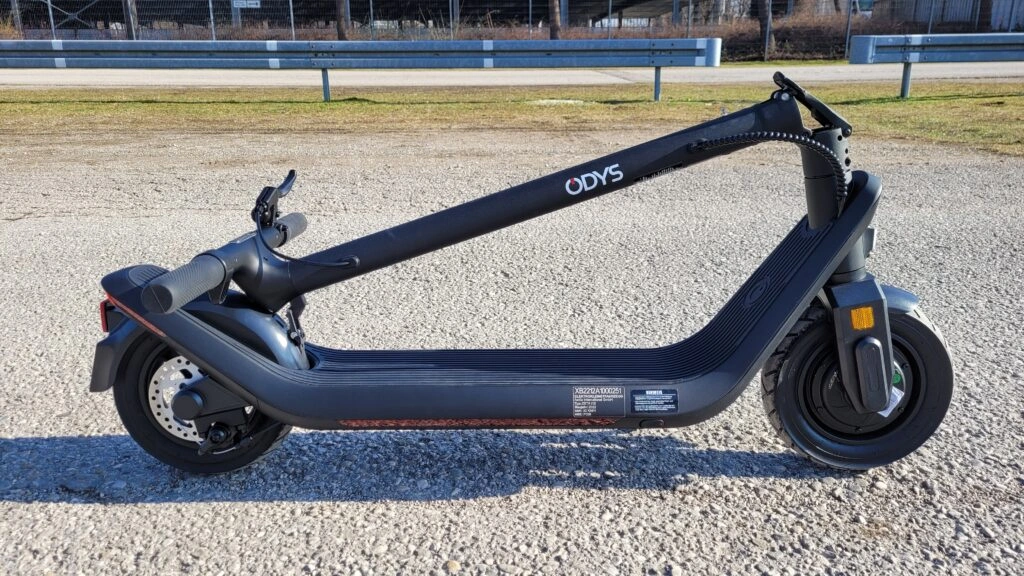 Odys ZETA i10 zusammengeklappt