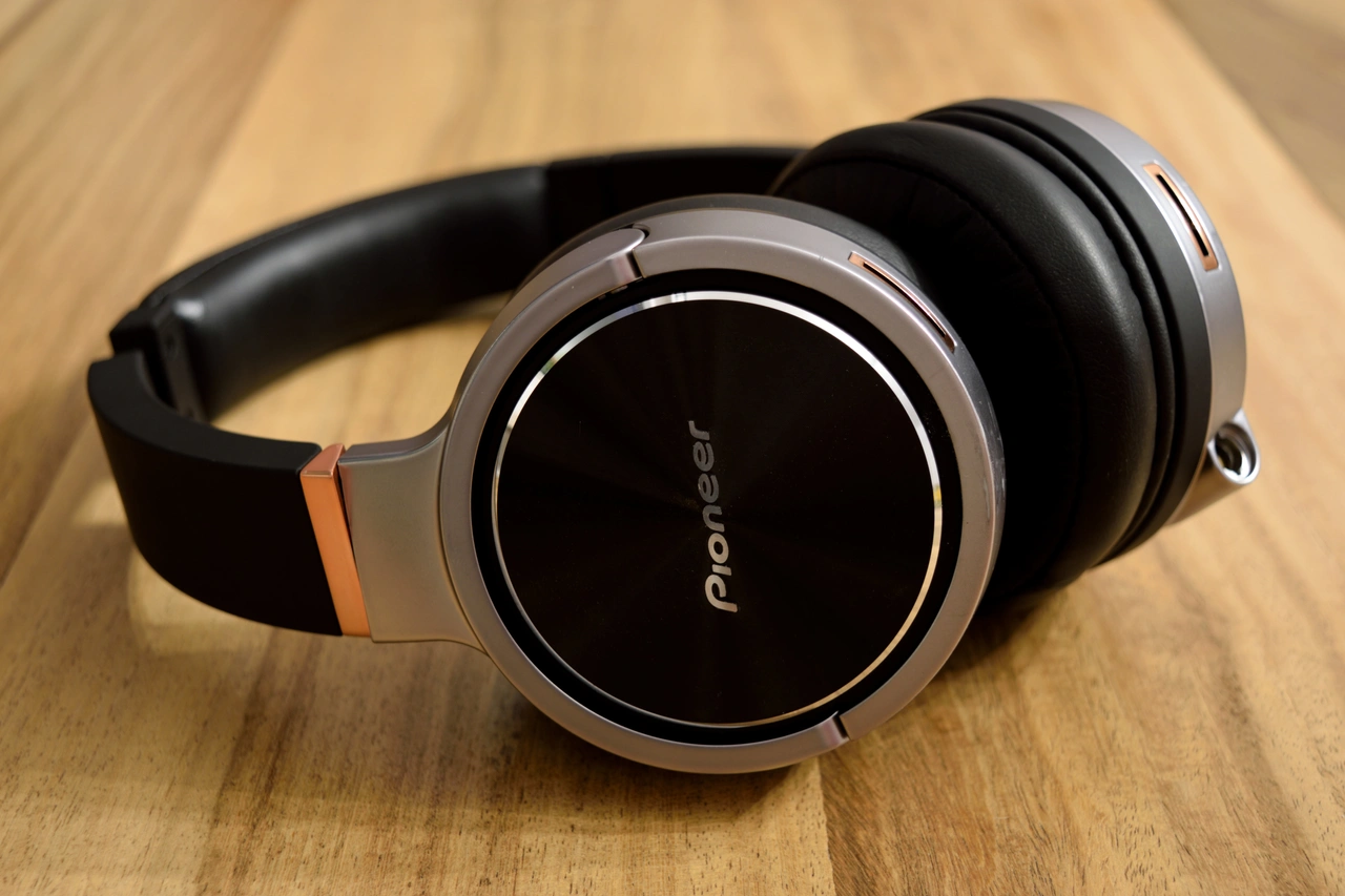 Test: Pioneer SE-MHR5