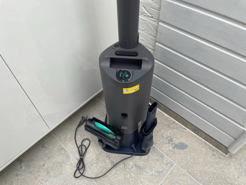 „Shark PowerDetect Speed“: Bedienfeld der Station