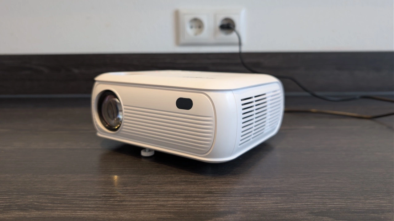 Technaxx TX-332: Gesamtansicht des Projektors