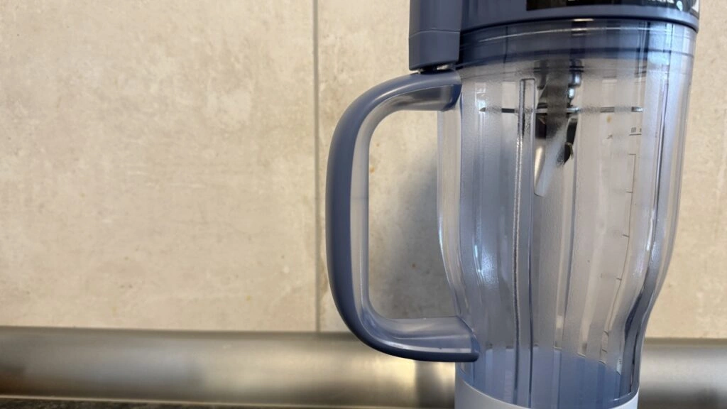 „Ninja BlendBoss“: Ergonomischer Griff am Trinkbecher