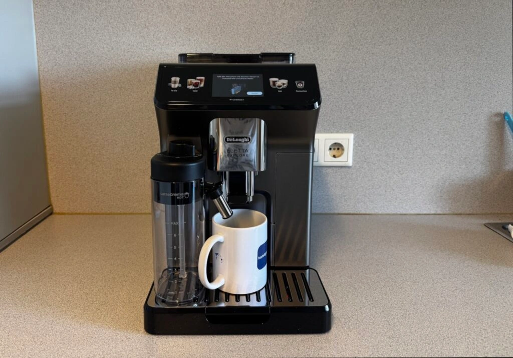 De'Longhi Eletta Explore Cold Brew ECAM450.86.T Gesamtansicht (Foto: Testsieger.de)
