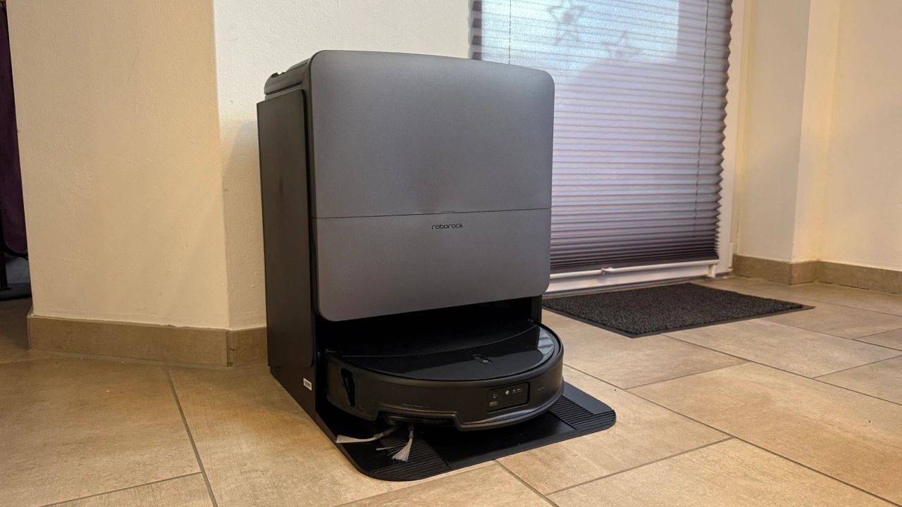 Roborock Saros 20: Roboter in der vollautomatischen Dockingstation
