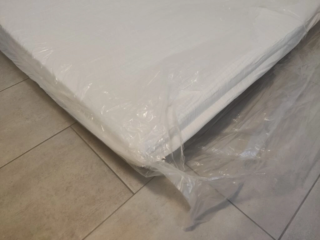 „Arensberger SARA Gelschaum-Matratze“:„Matratze in der Kunststoffverpackung nach dem Auspacken“