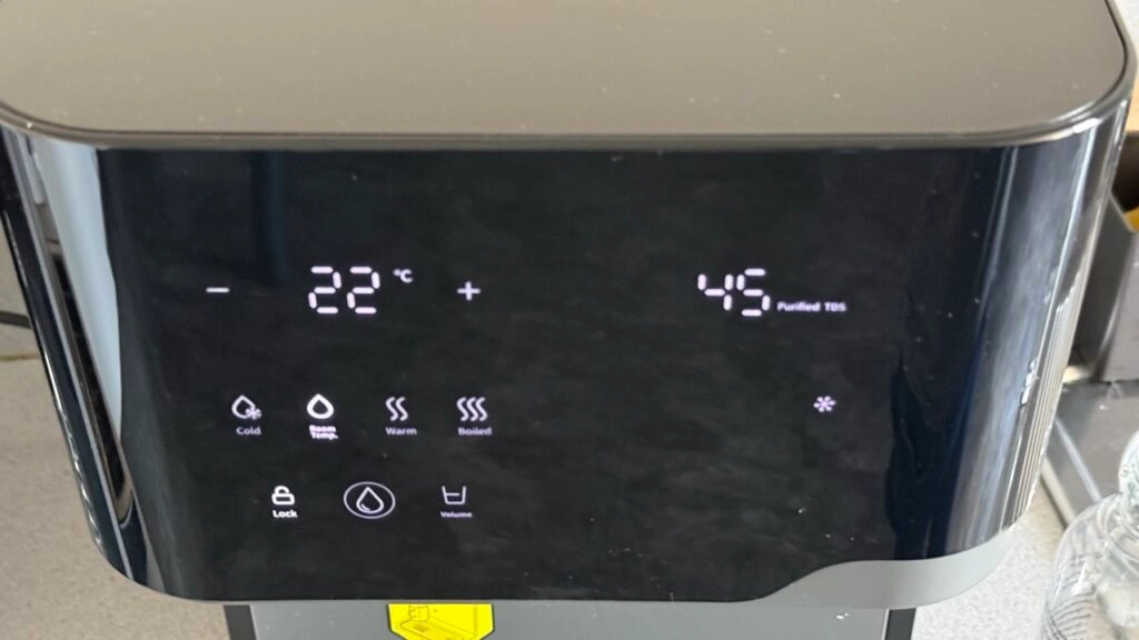 Hydrofast C300: Touch Display mit Temperaturanzeige, Modi und TDS Wert