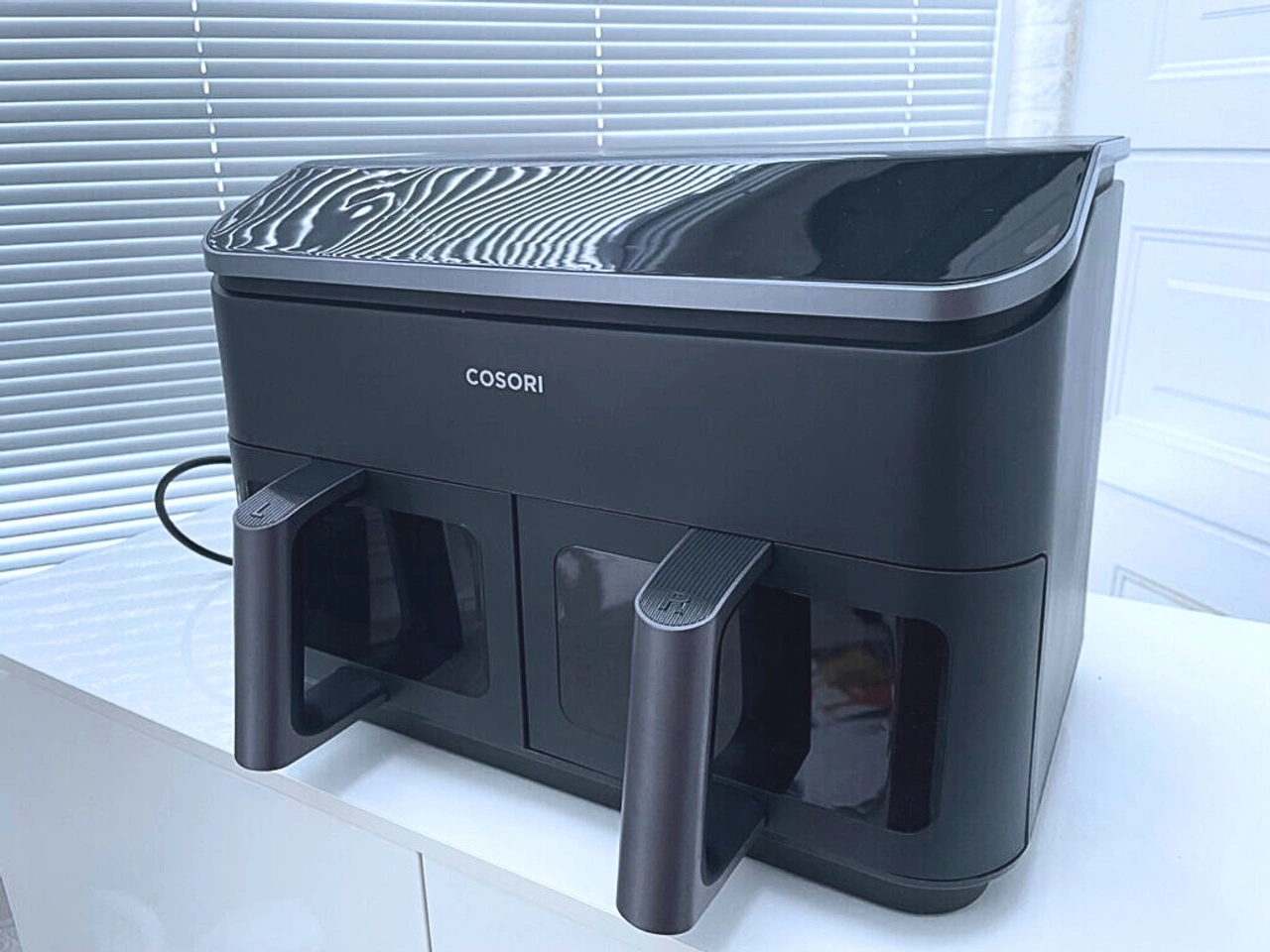 „COSORI Dual Basket 8,5 L“: Gesamtansicht der Doppelkammer-Fritteuse