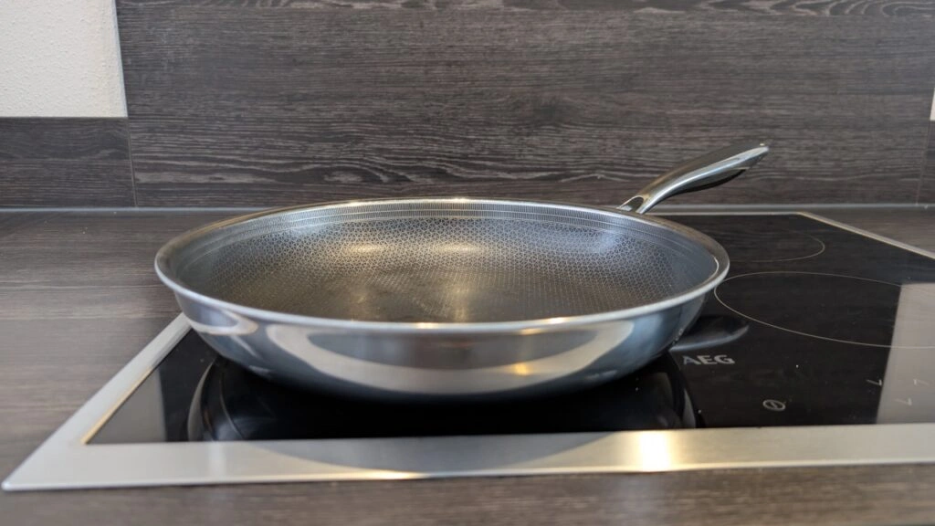 Onyx Cookware Bratpfanne: Stilsicher und standfest auf dem Induktionsfeld