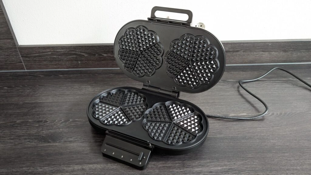 „Princess 01.132384.01.001 Doppel-Waffeleisen“: „Innenansicht der Waffelplatten“