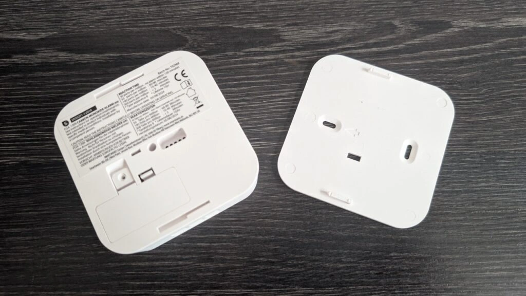 Smartwares FGA-1309: Rückseite geöffnet