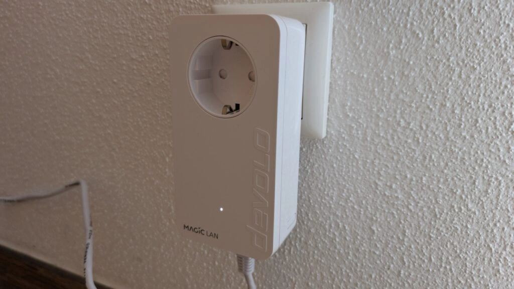devolo Magic 2 WiFi 6 next Basisadapter: Anbindung an den Router über die Stromleitung