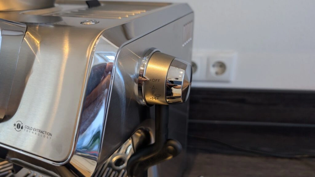 De’Longhi La Specialista Touch EC9455.M: Bedienknauf für Dampf und Milchaufschäumen