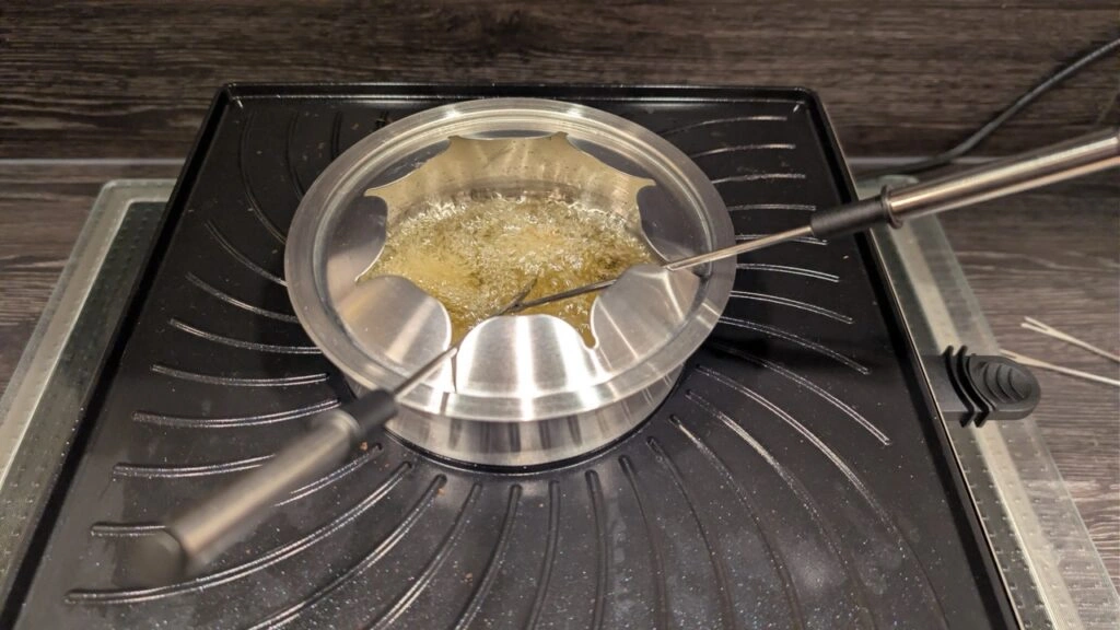 Princess 162670 Raclette und Fondue: Öl Fondue im Topf auf Temperatur