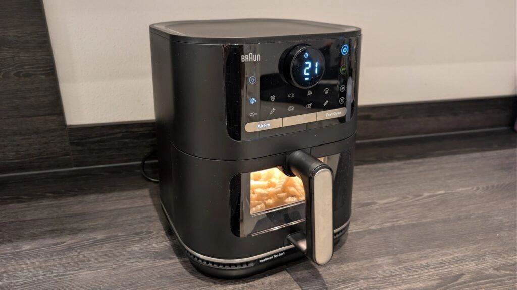 Braun MultiFry 5 HF 5075I: Schrägansicht auf Gehäuse und Bedienfeld