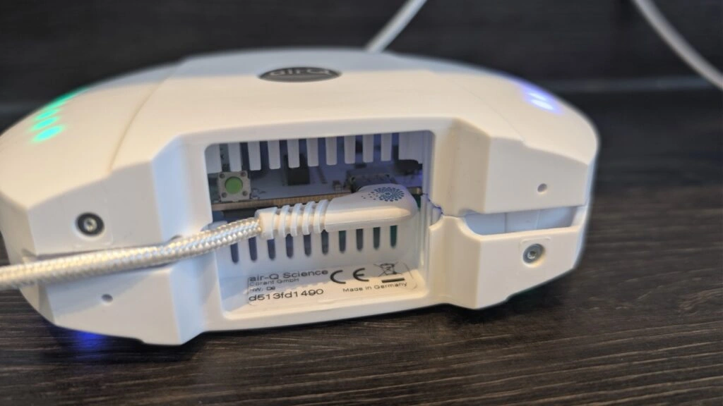 air-Q Science: Unterseite mit USB-Typ-C-Anschluss