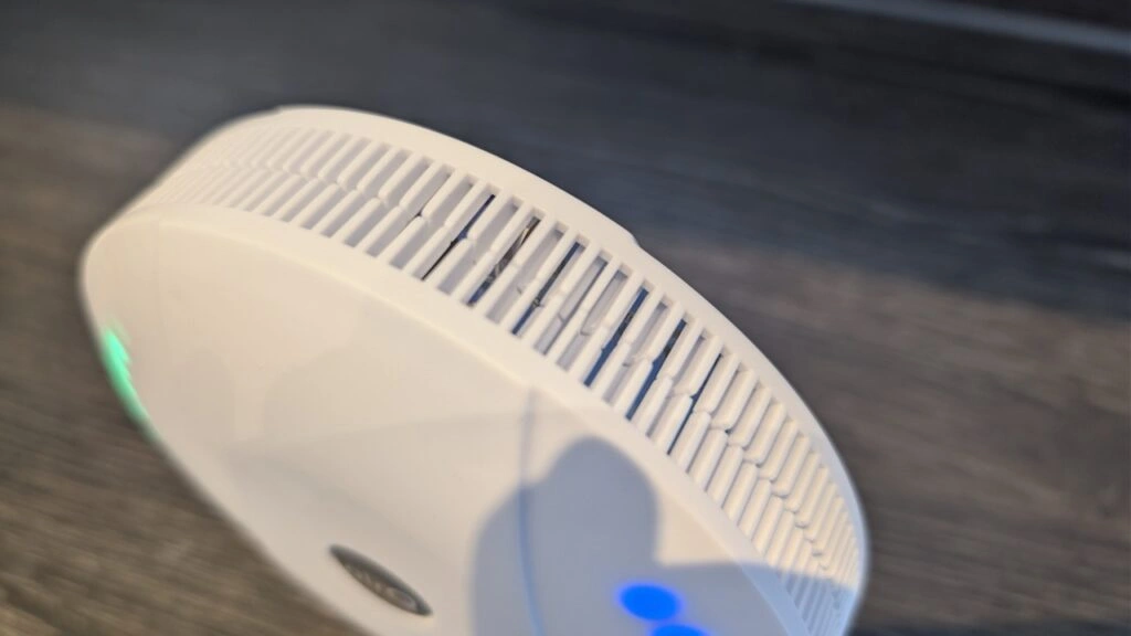 air-Q Science: Oberseite mit Lüftungsschlitzen