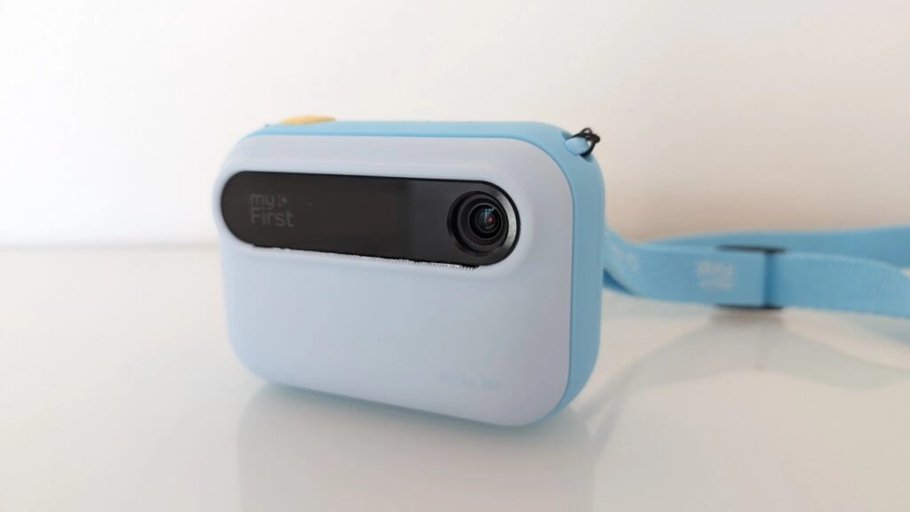 „myFirst Camera Insta 20“: „Frontansicht der Kinderkamera in Classic Blue“