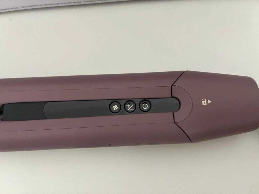 „Remington AIRvive S8930“:„Bedienelemente am Gerät im Detail“