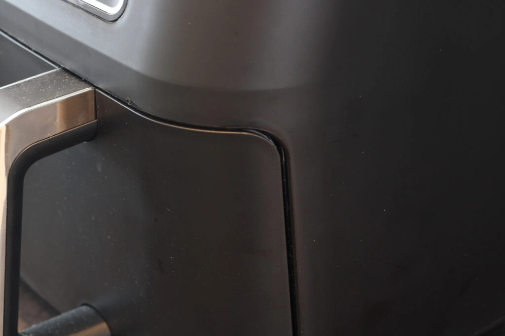 Ninja Foodi Max Dual Zone Heißluftfritteuse AF400EU Nahansicht rechter Frittierkorb