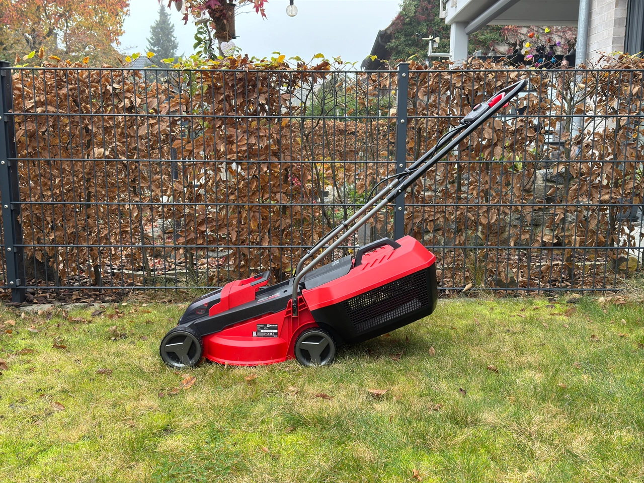 Einhell GE-CM 18-30 Li Akku-Rasenmäher im Test: Günstig und kompakt