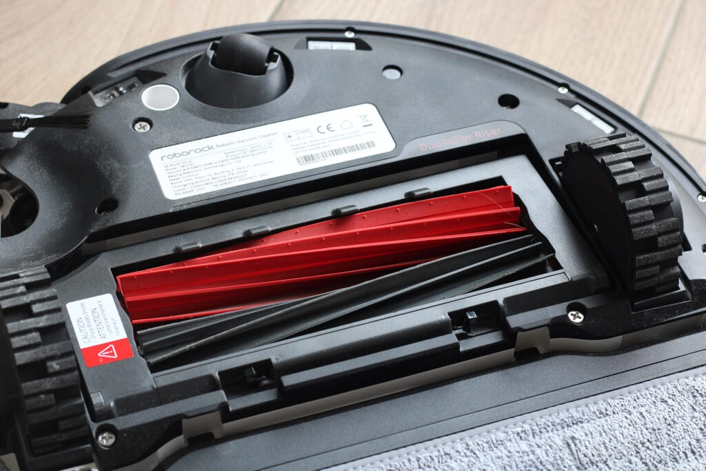 Roborock S8 MaxV Ultra Staubsauger- und Wischroboter Unterseite Saugdüse mit Rollen