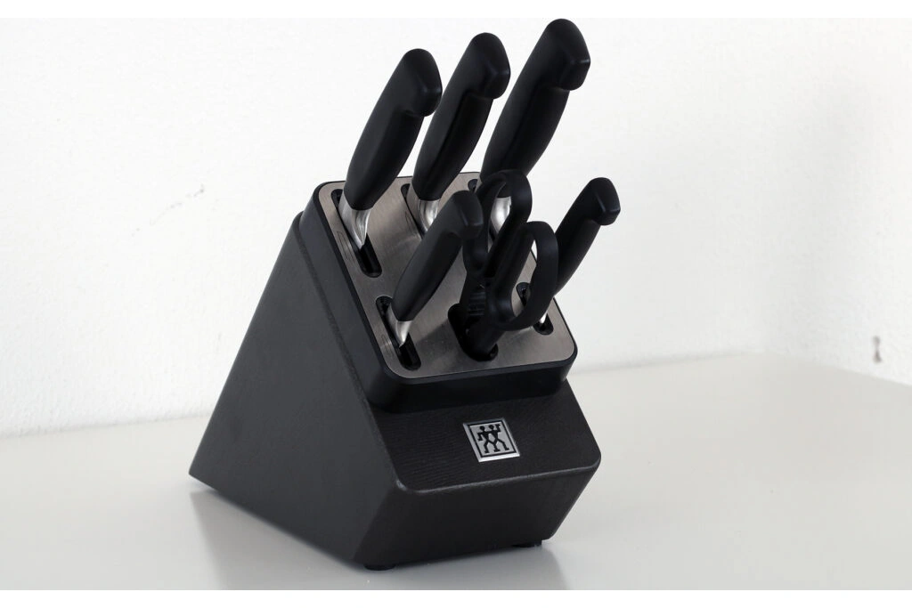 ZWILLING VIER STERNE 7-tlg, Selbstschärfender Messerblock im Test