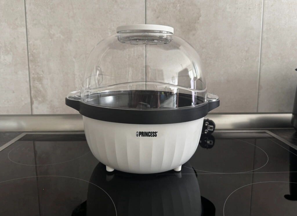 Princess 292980 Popcornmaschine: Komplettaufbau mit transparenter Haube
