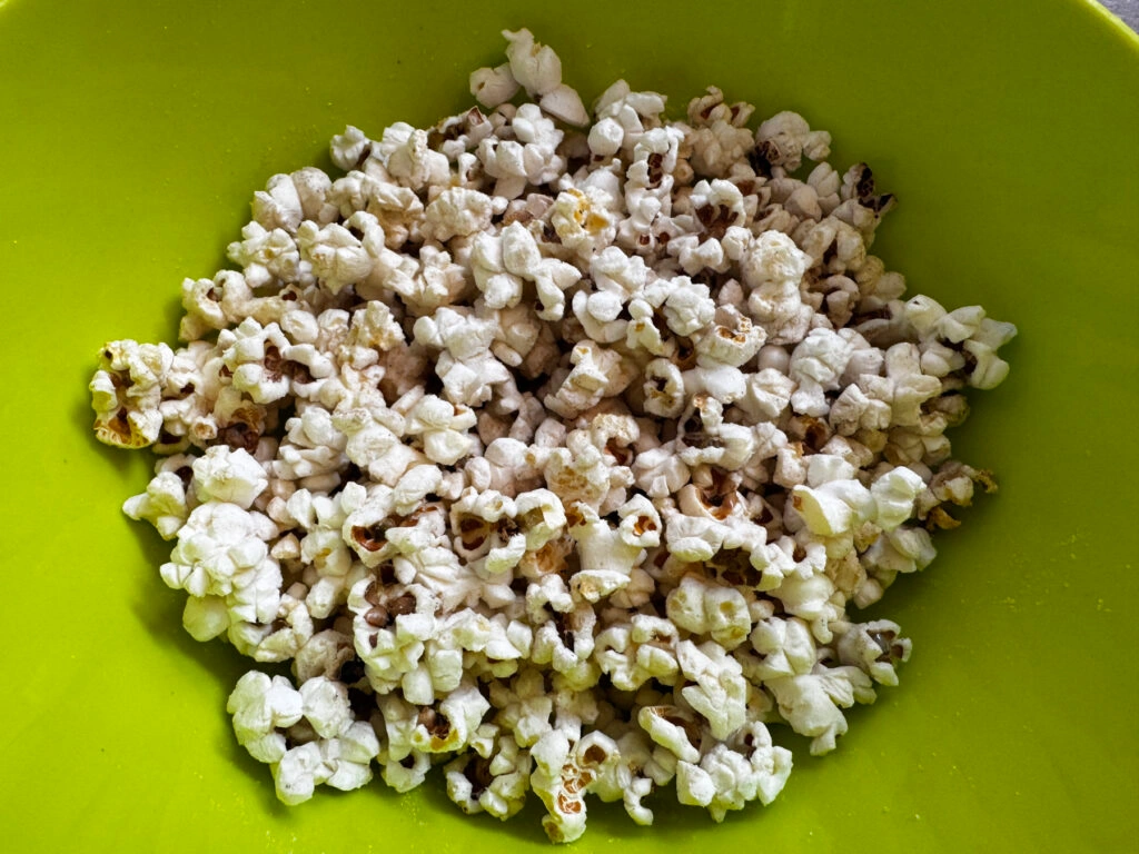 Princess 292980 Popcornmaschine: Frisches Popcorn in der Servierschale