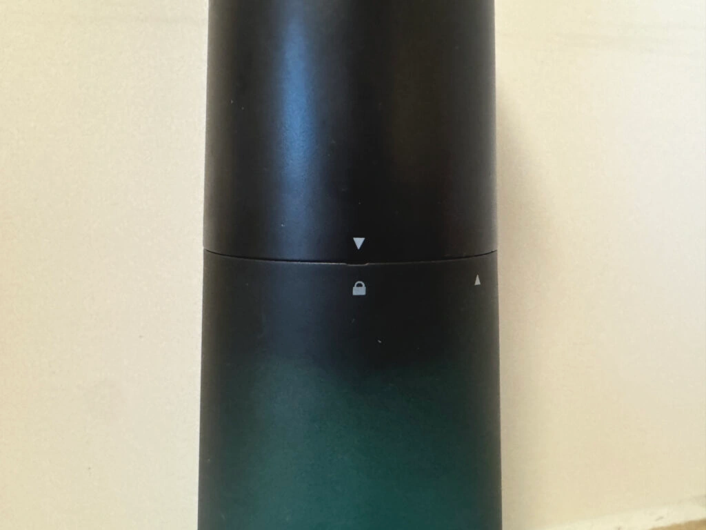 happybrush Eco Flow: Verriegelungsmechanismus für den Wassertank