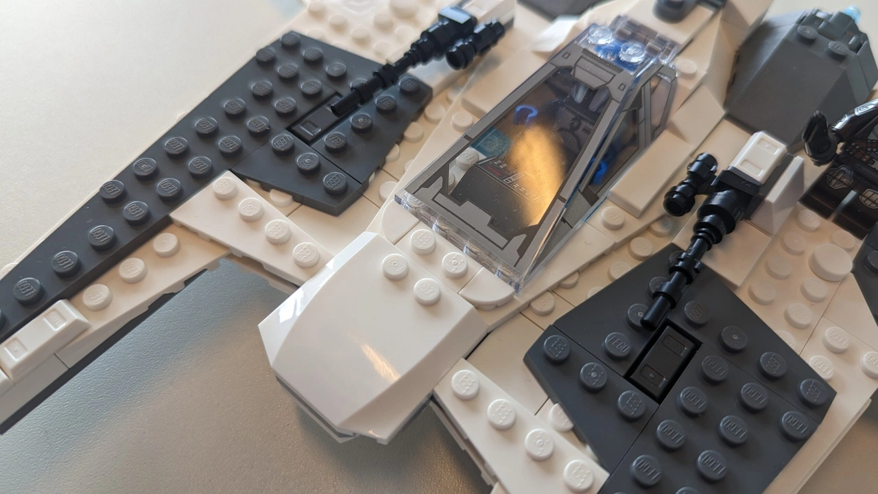 Draufischt auf die Pilotenkabine des Fang Fighters (Foto: Testsieger.de)