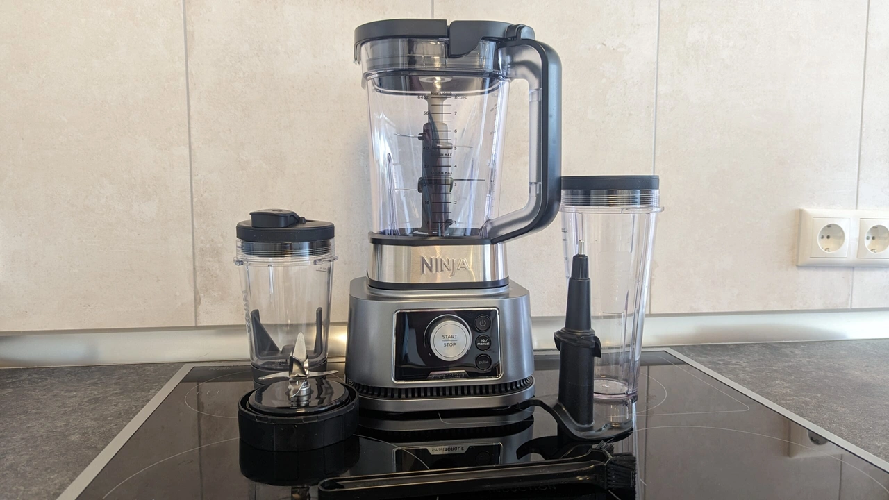Ninja Foodi 3-in-1 Power Nutri Mixer mit Smart Torque & Auto-iQ 1200 W – CB350EU in der Frontansicht (Foto: Testsieger.de)