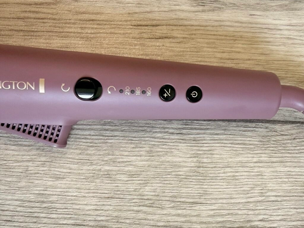 Remington AIRvive CI8930: Detailansicht der Bedientasten und Temperaturanzeige