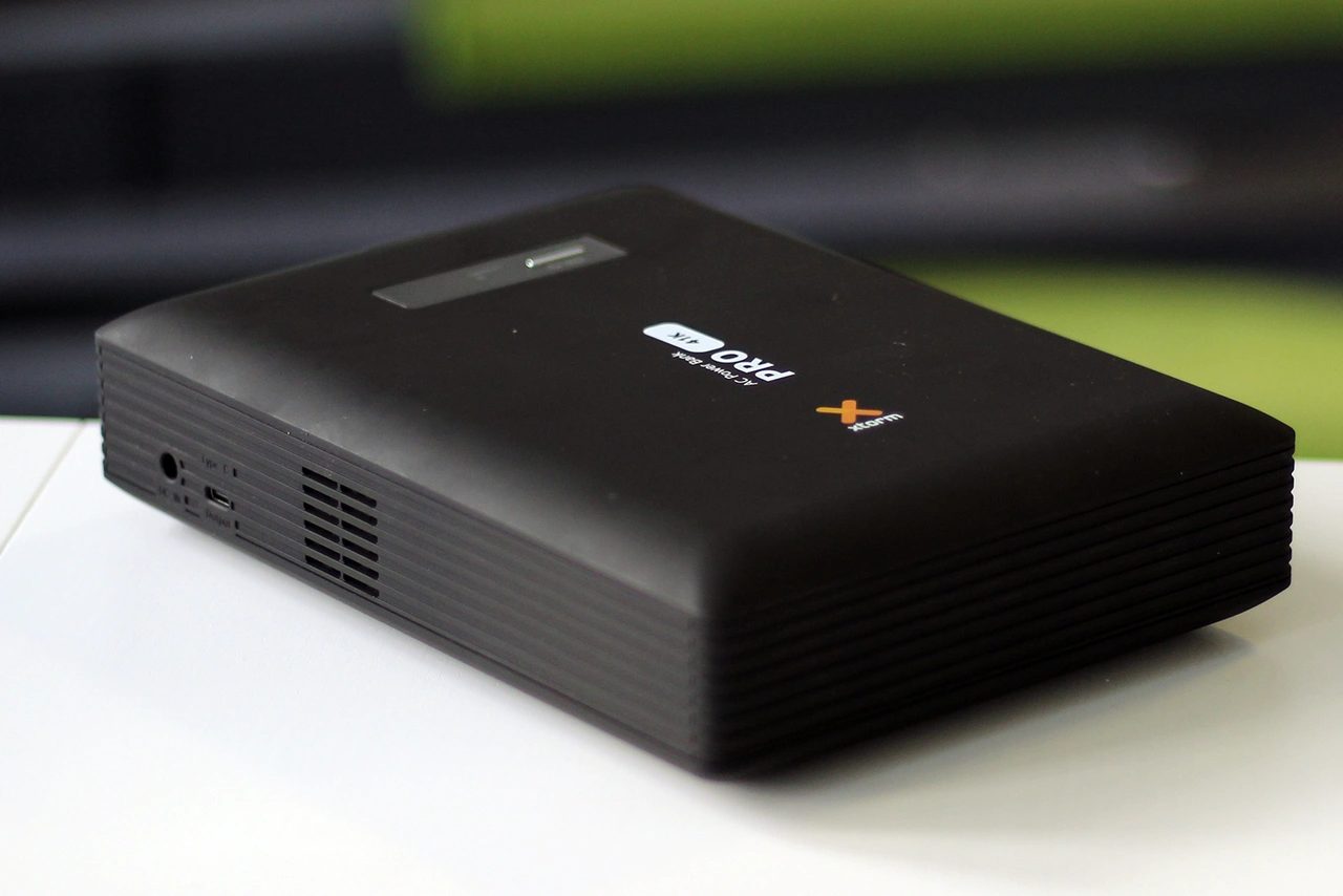 Xtorm AL490 AC Power Bank Pro 41.600