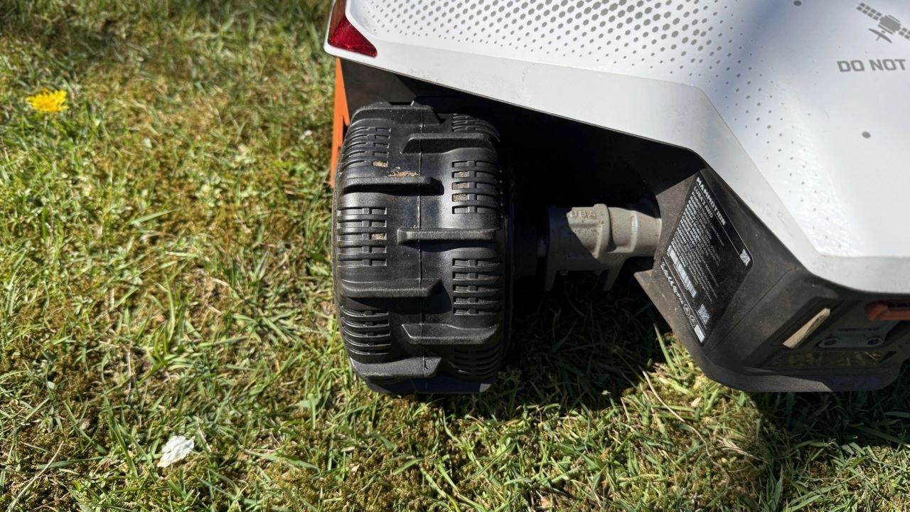 Mammotion LUBA 3 AWD 3000: Antriebsrad im Detail