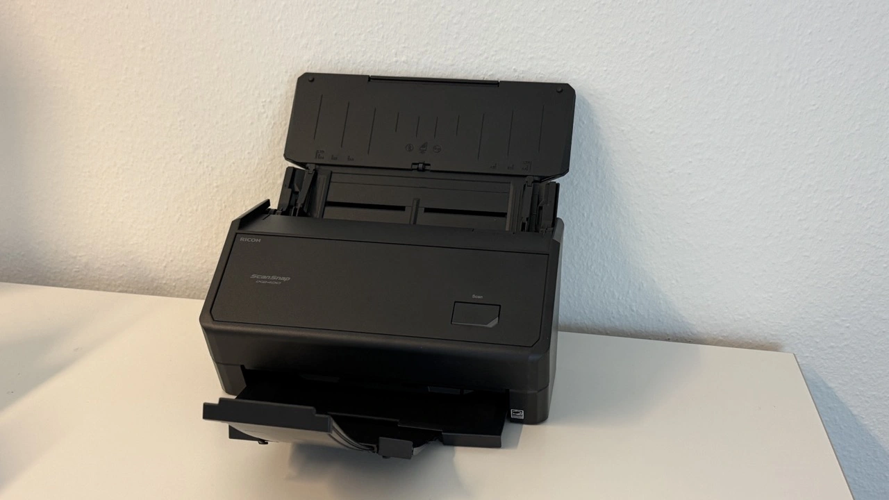 Ricoh ScanSnap iX2400: Dokumentenscanner auf dem Schreibtisch