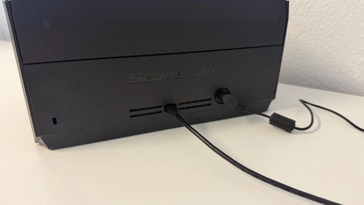 Ricoh ScanSnap iX2400: Rückseite mit Kabelanschlüssen