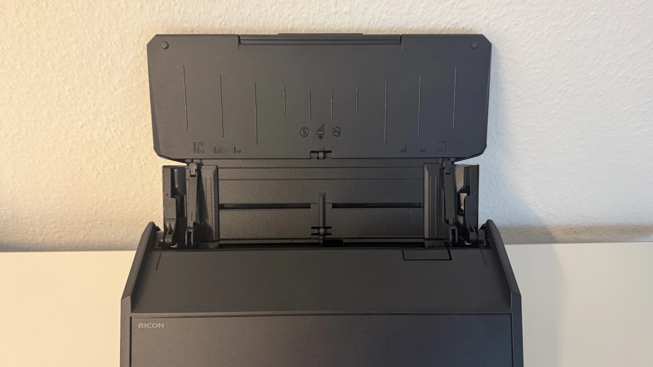 Ricoh ScanSnap iX2400: Automatischer Dokumenteneinzug