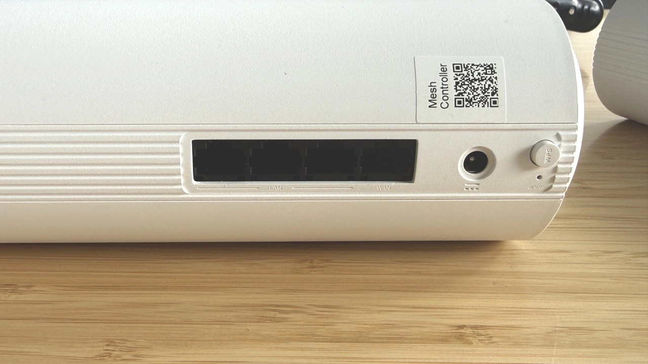 devolo WiFi 7 Mesh BE6500 3-Pack: Anschlussseite mit LAN- und WAN-Ports