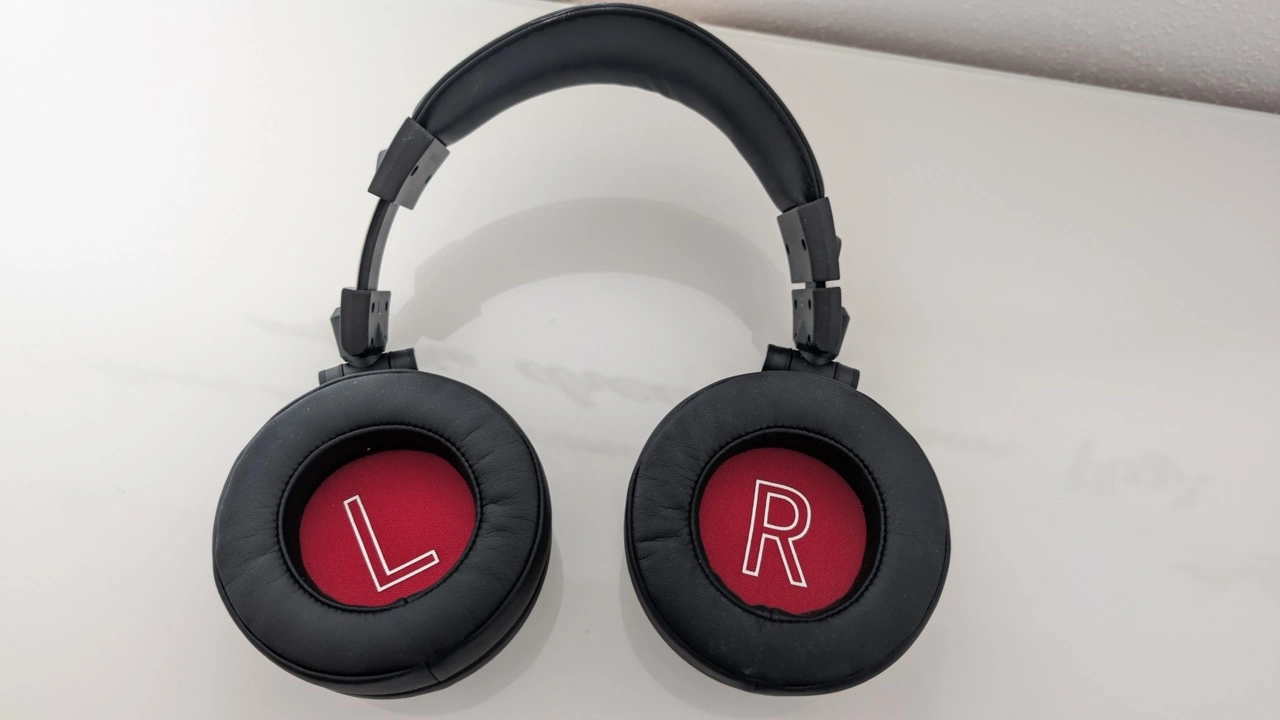 OneOdio Studio Max 1: rote L- und R-Markierungen