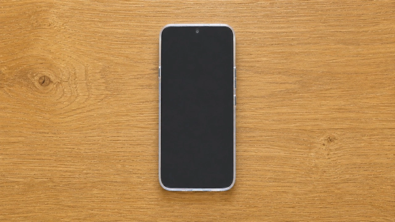 Nothing Phone (4a) Pro: Frontseite mit ausgeschaltetem Display