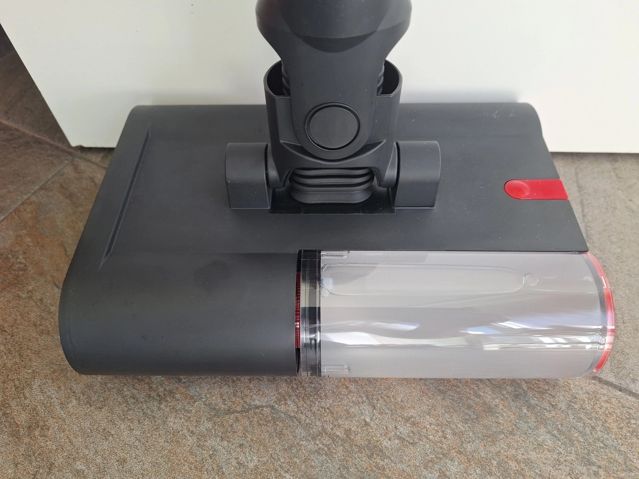 Dyson PencilWash: transparenter Walzenbereich am Reinigungskopf