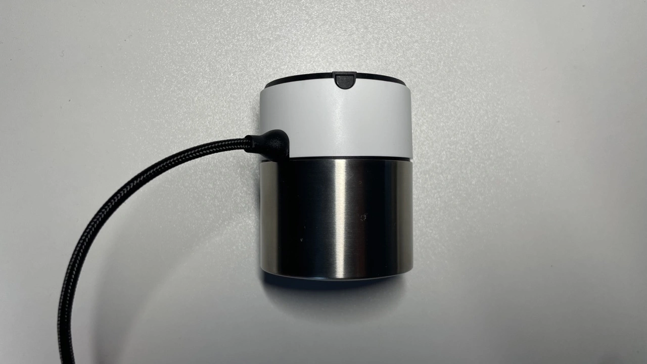 NUKI Smart Lock Pro (5. Generation): Ladevorgang mit Ladekabel