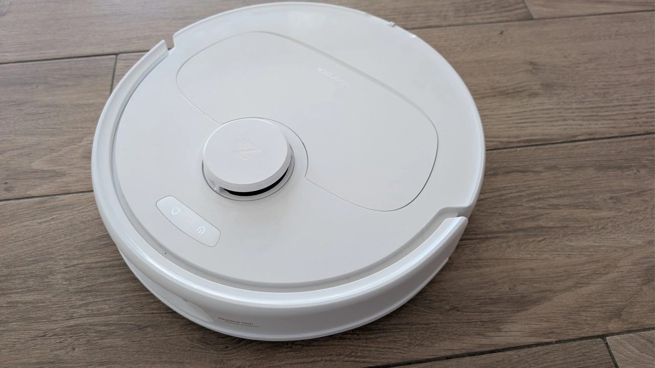 Roborock Qrevo S Pro: Rundes Gehäuse mit LiDAR-Turm