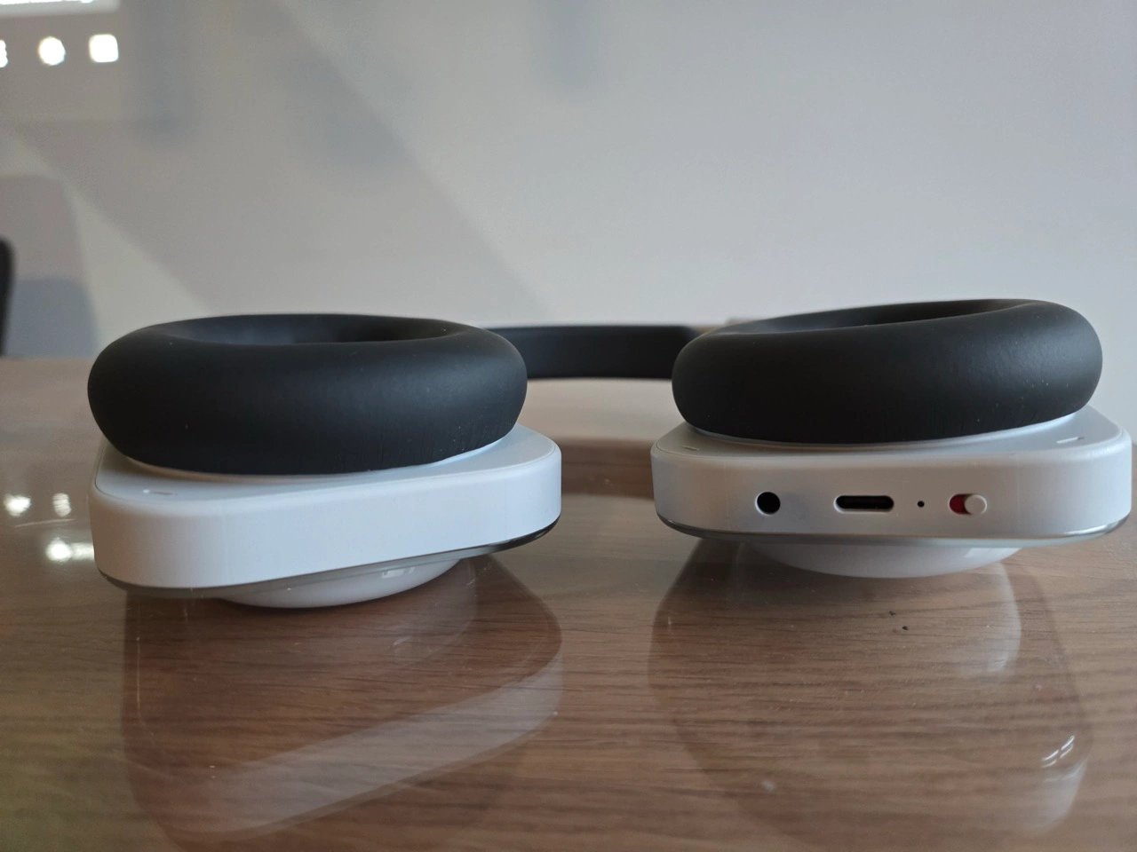 Nothing Headphone (a): Gehäuse und Ohrpolster