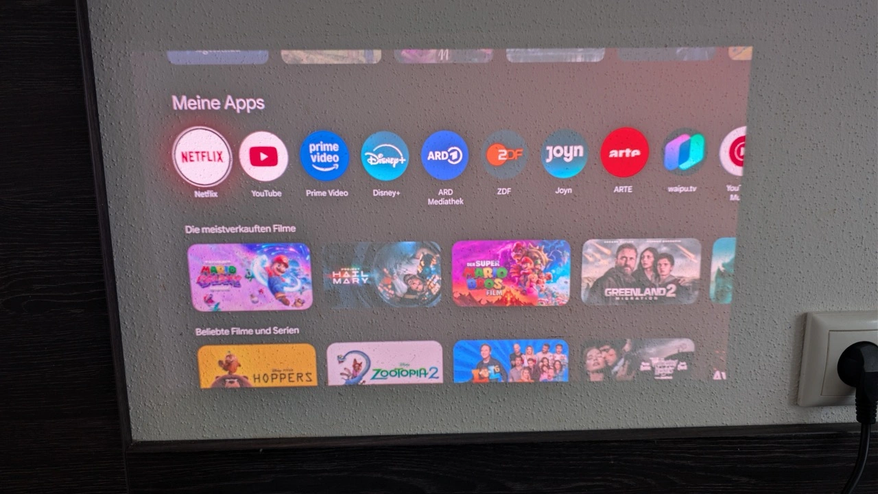 JMGO N3 Ultimate: Google-TV-Oberfläche an der Wand