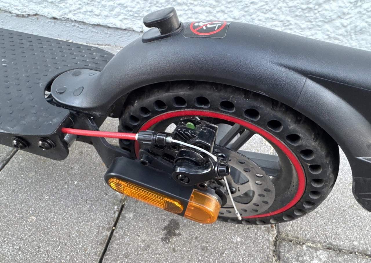 Evercross EV85F: Hinterrad mit Scheibenbremse