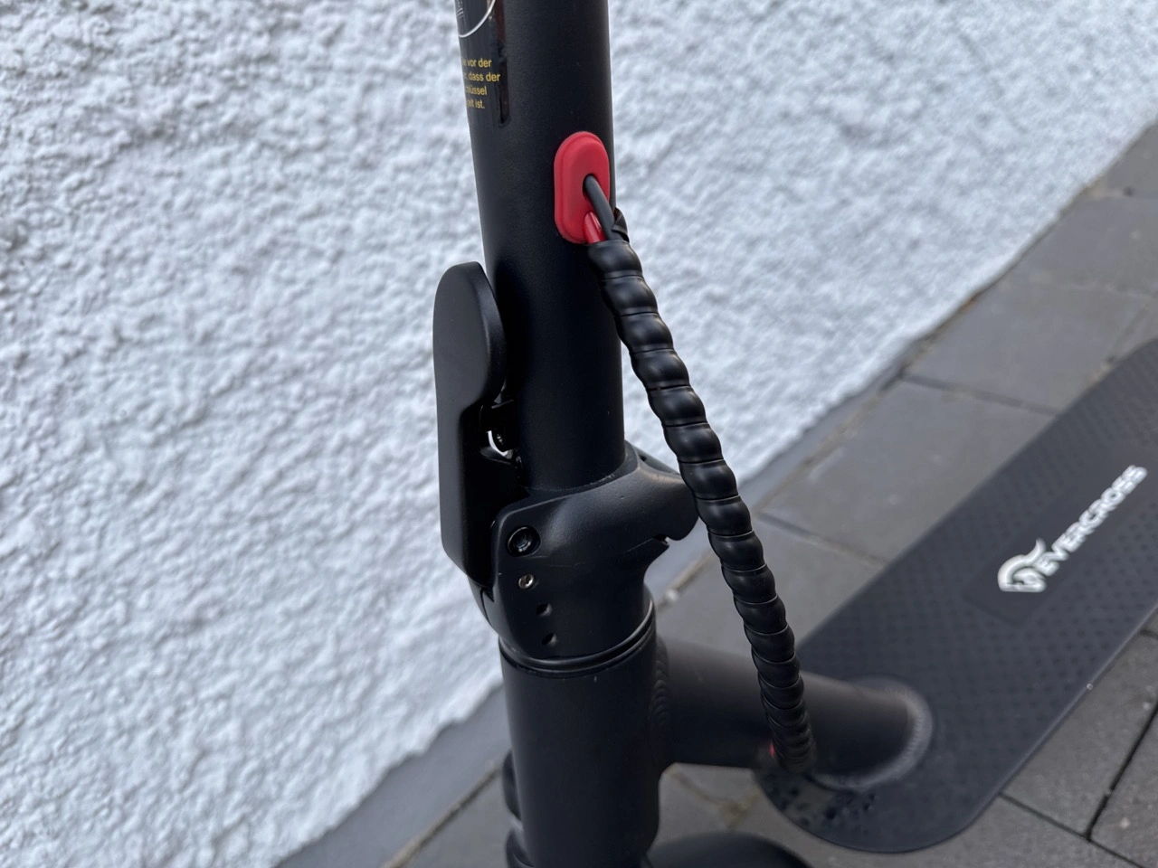 Evercross EV85F: Klappmechanismus am Lenkrohr