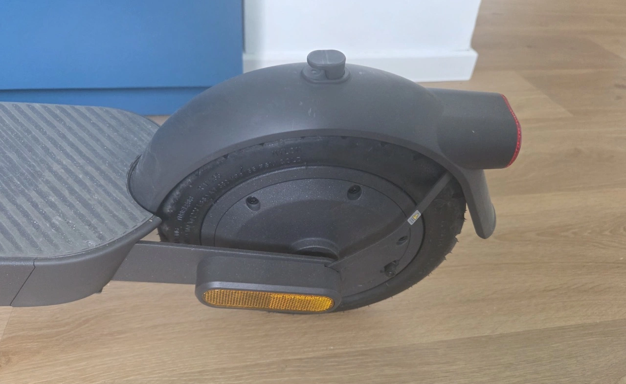 Xiaomi E-Scooter 5: Hinterrad mit Reflektor