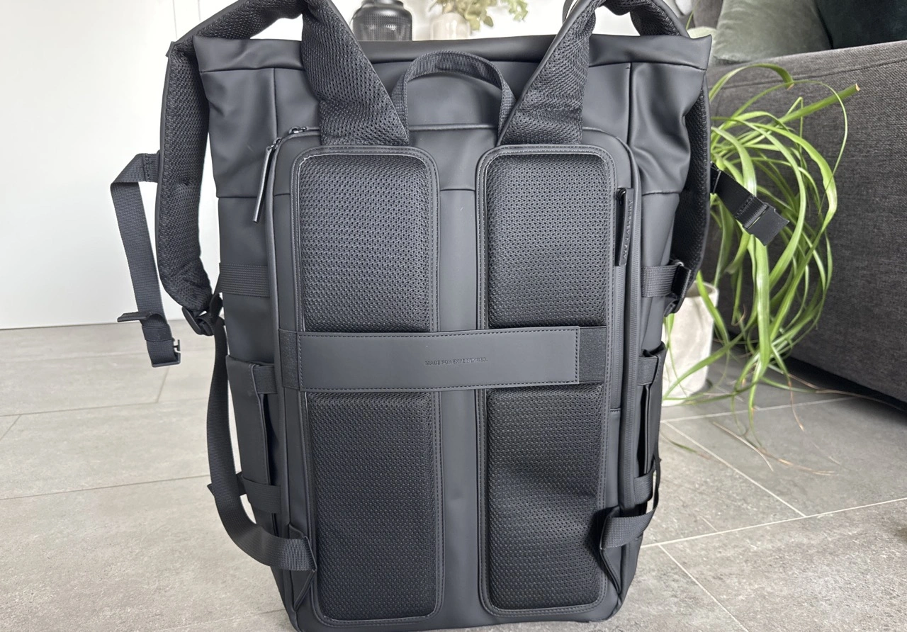 Kapten & Son Helsinki Pro All Black: Rückenpolster, Schultergurte und Kofferhalterung