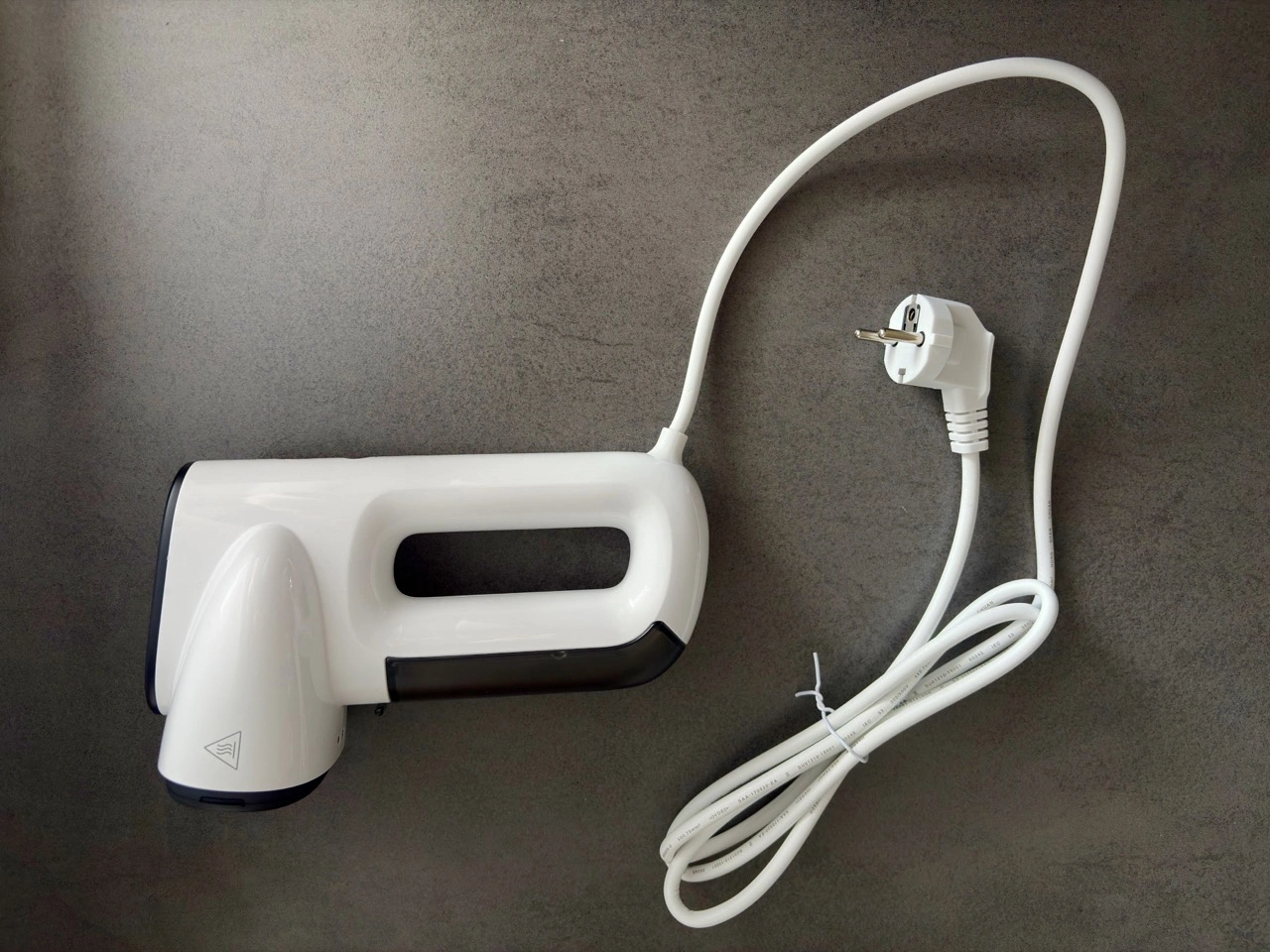 Neakasa Magic 1: Dampfglätter mit Kabel und Netzstecker