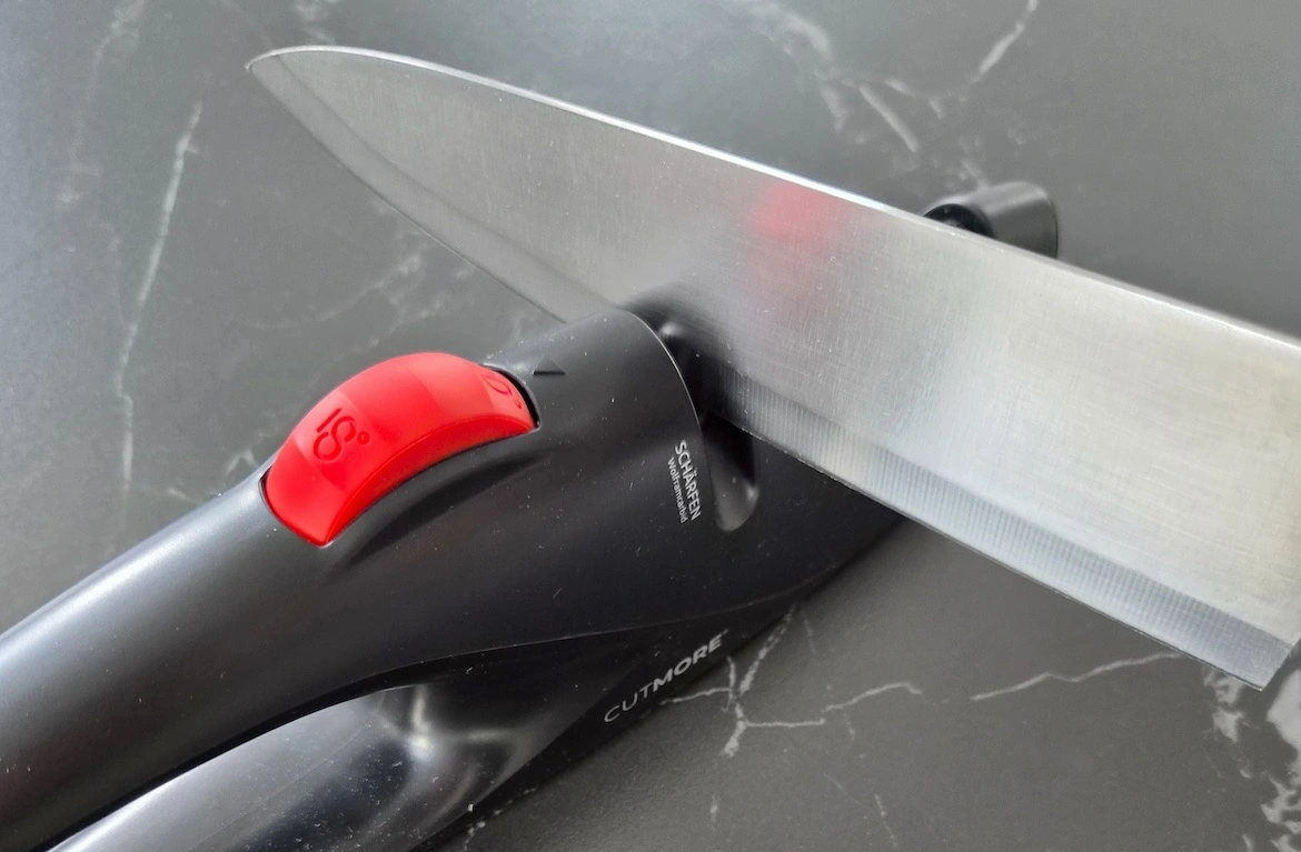 CUTMORE ProSharp: Kochmesser in der Schärfstufe